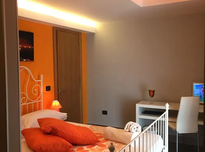 Dante & Beatrice Bed and Breakfast Νάπολη