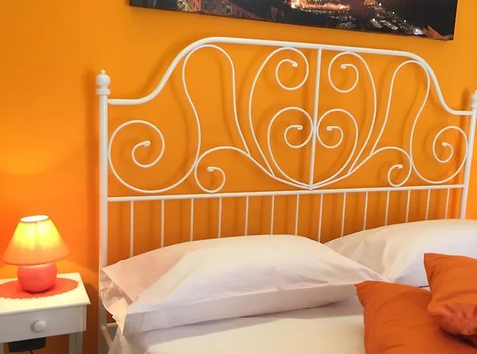 Dante & Beatrice Νάπολη