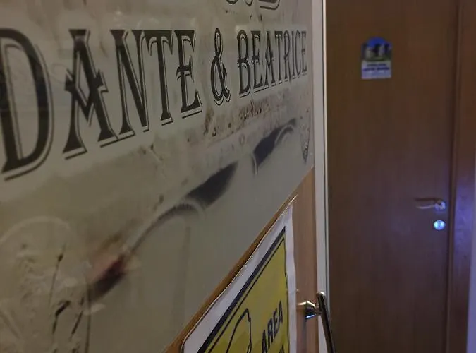 Bed and Breakfast Dante & Beatrice Νάπολη